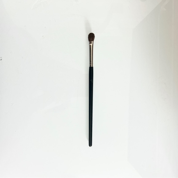 CONTOURED TIP PONY HAIR EYESHADOW BRUSH - Picture 2 of 2